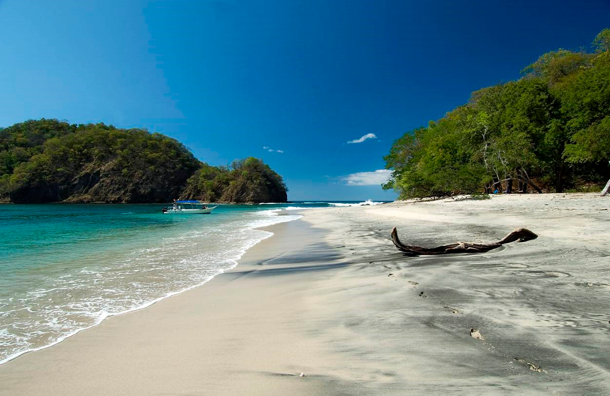 Beaches & Sand of Costa Rica | Travel Pioneers