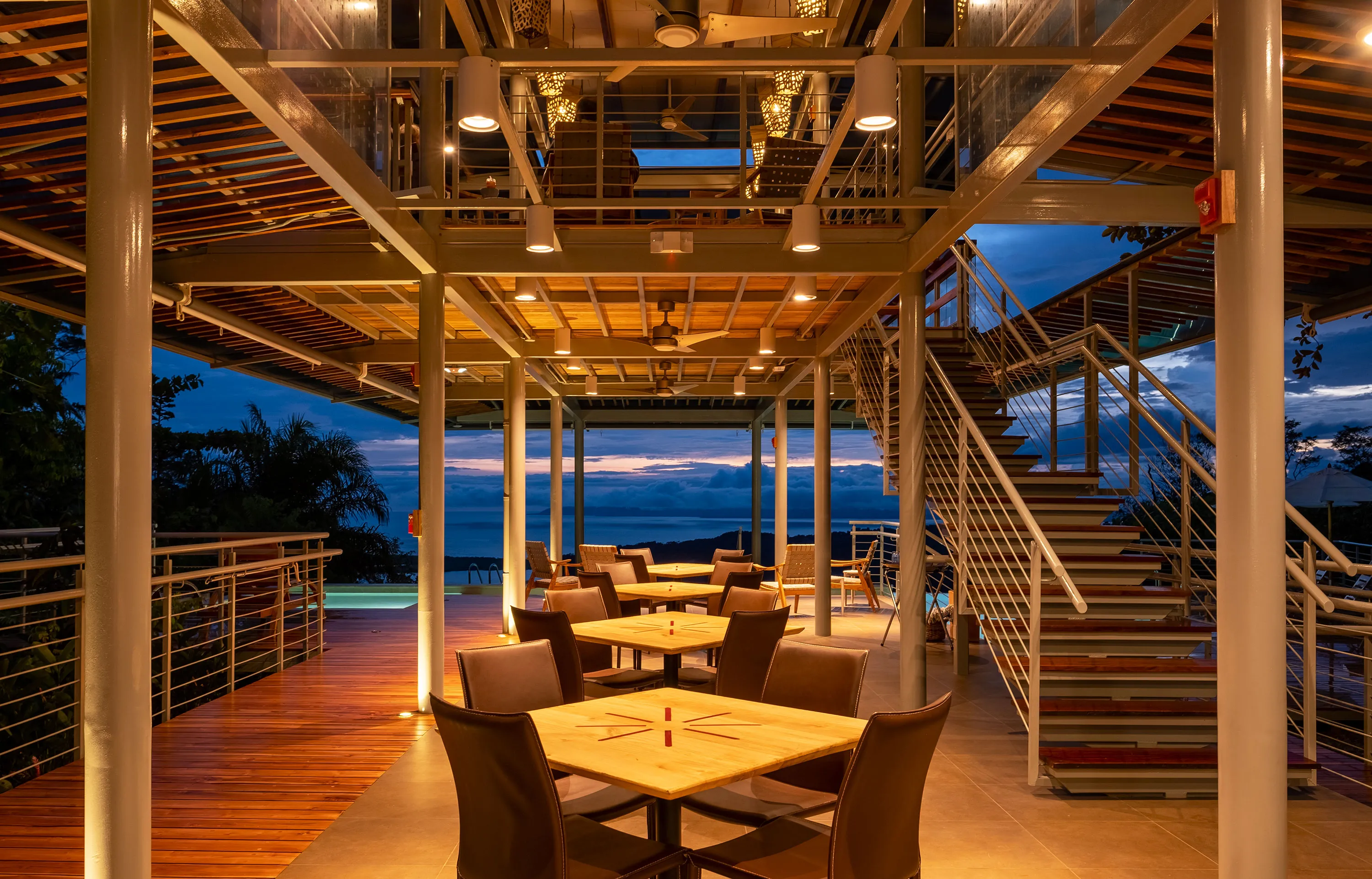 Dining-experience-ocean-view