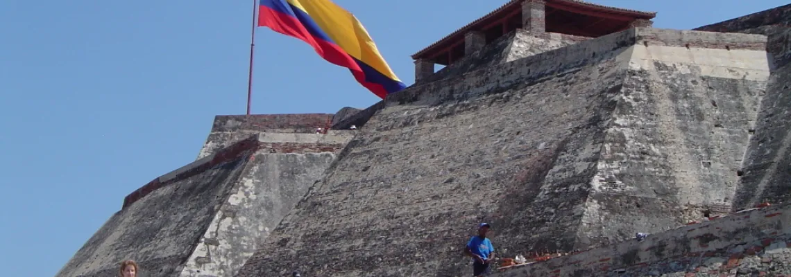 Cartagena Casco Antiguo fortress - Travel Pioneers